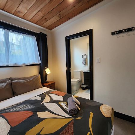 A Stone'S Throw From Town Tiny Home 但尼丁 外观 照片