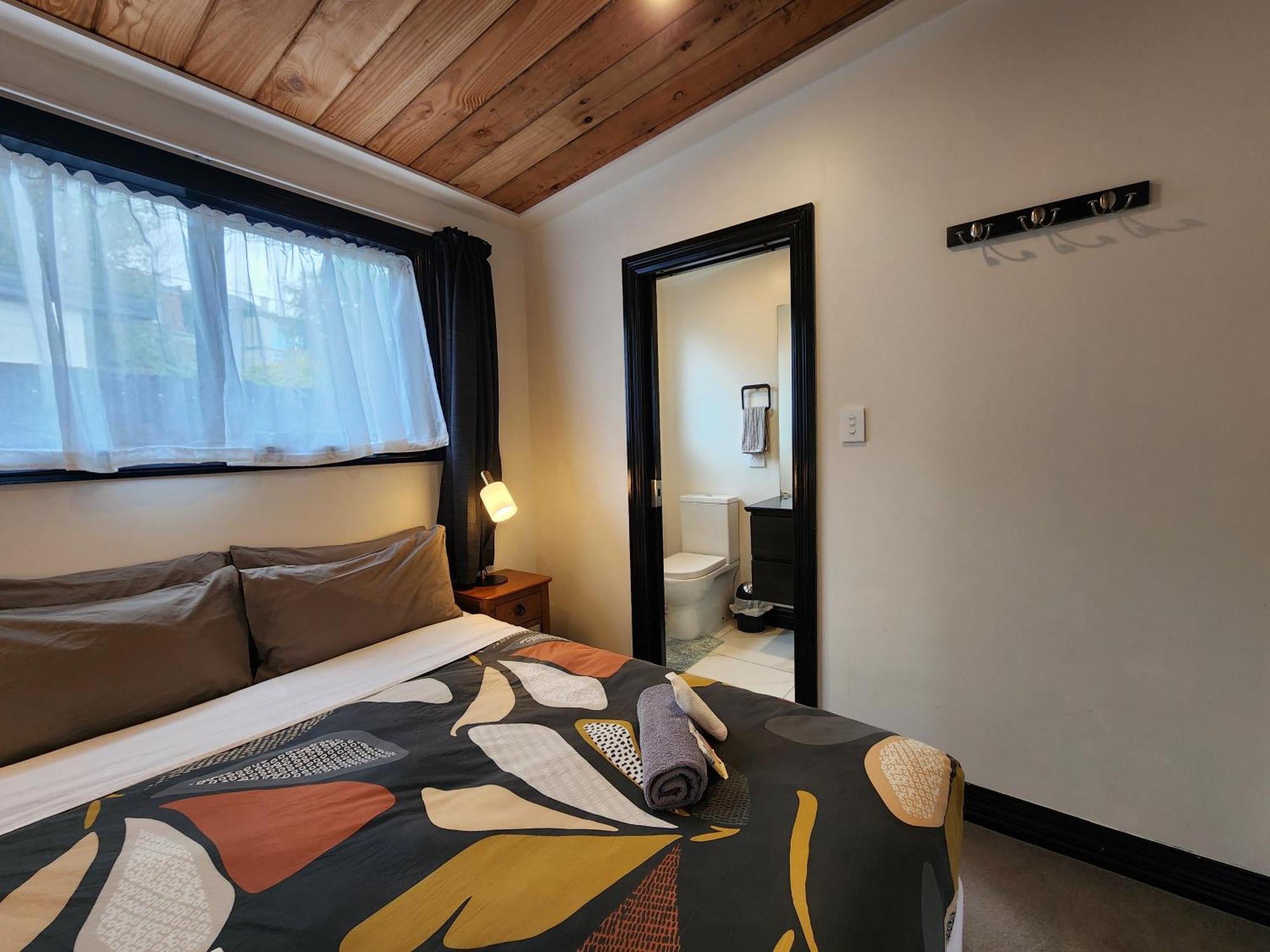 A Stone'S Throw From Town Tiny Home 但尼丁 外观 照片